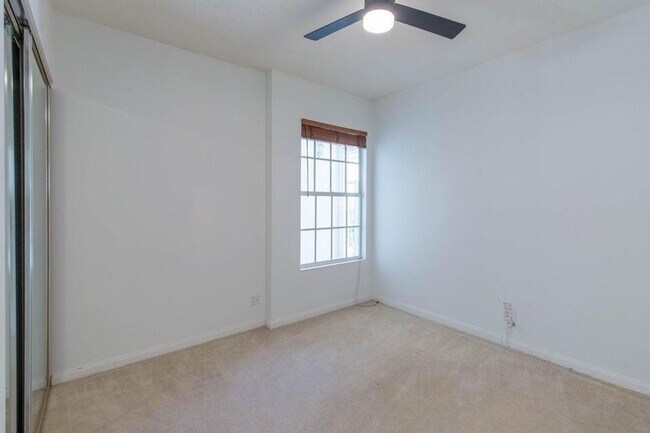 Building Photo - 179 E Tall Oaks Cir