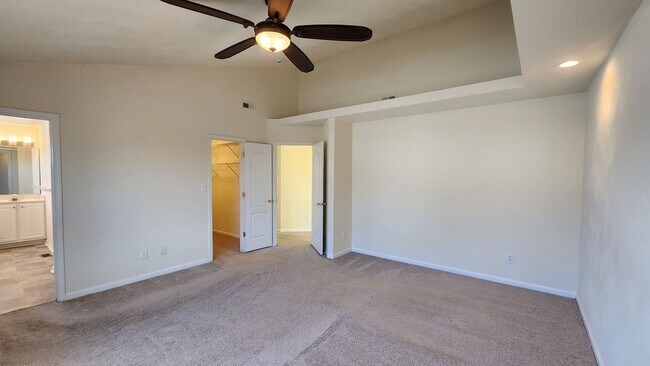 Building Photo - Sawyer Lakes