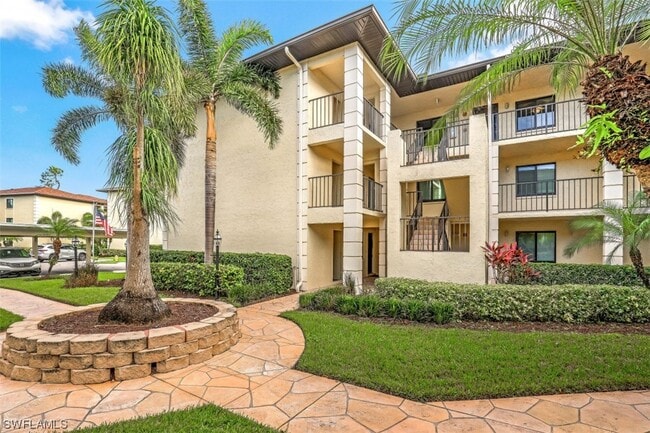 Building Photo - 228 Fox Glen Dr