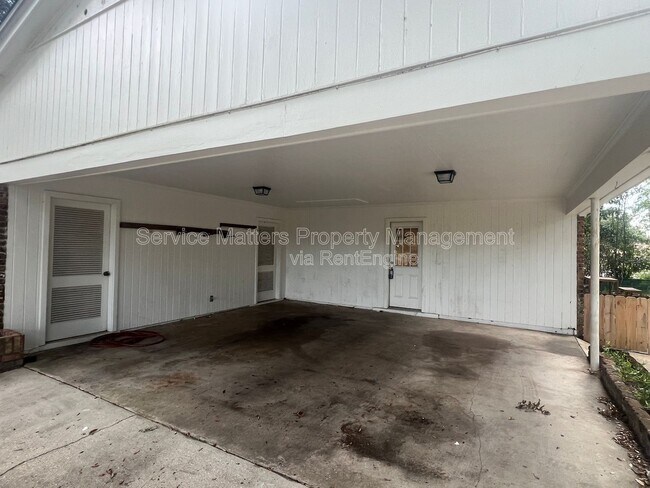 Building Photo - 1401 E 34th St