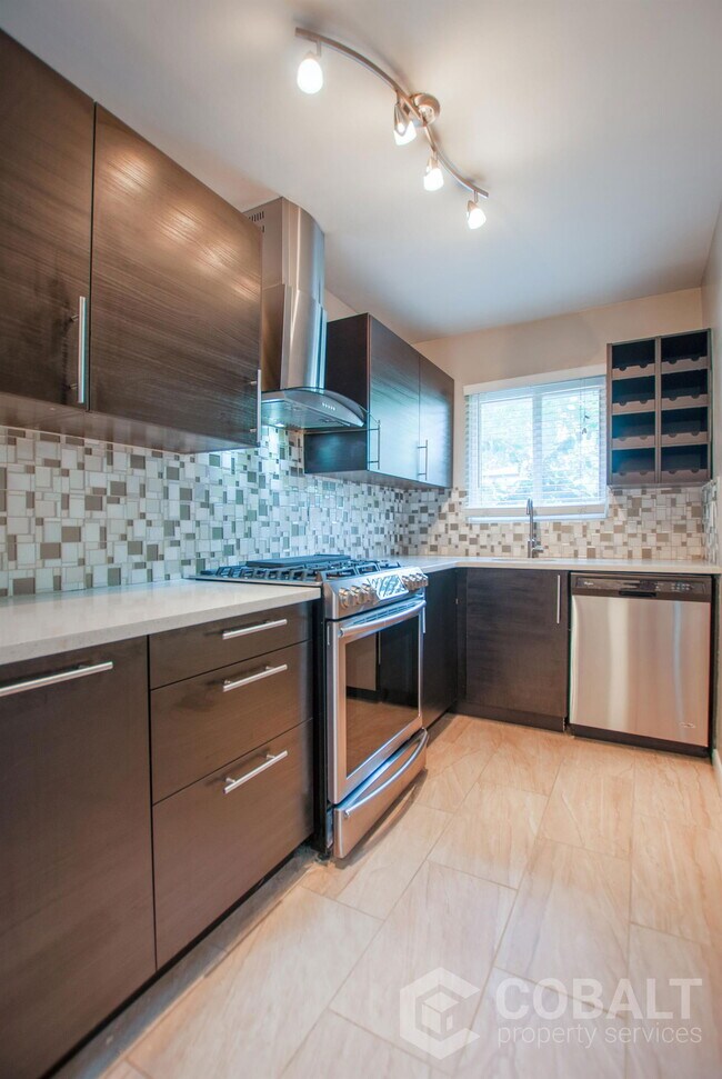 Primary Photo - 773 Greenwood Ave NE