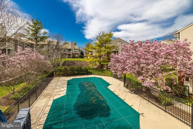 Building Photo - 1719 Ascot Way