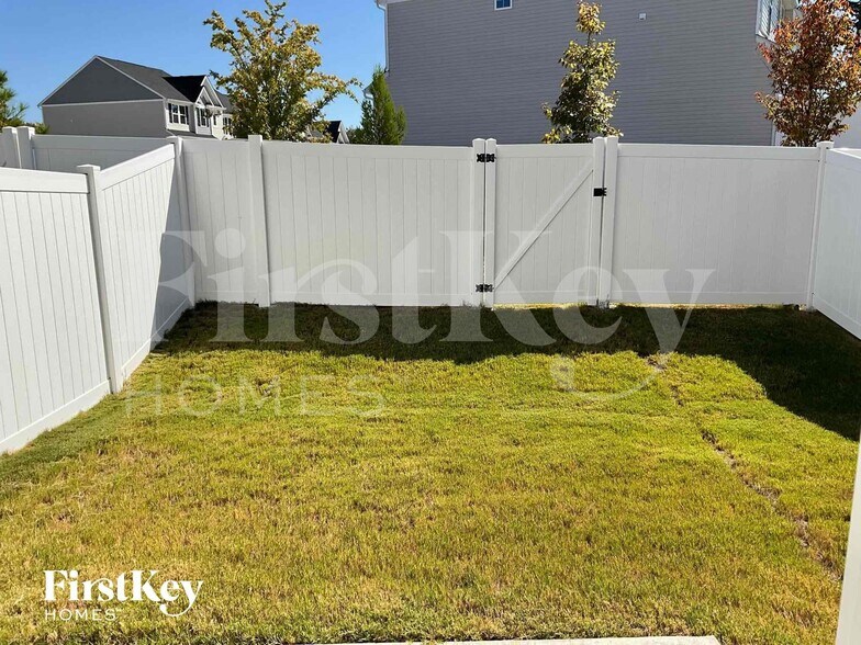 Building Photo - 10743 Rivergate Dr NW