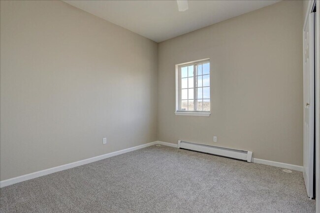 Building Photo - Amazing Custom Ranch with Privacy and Spra...