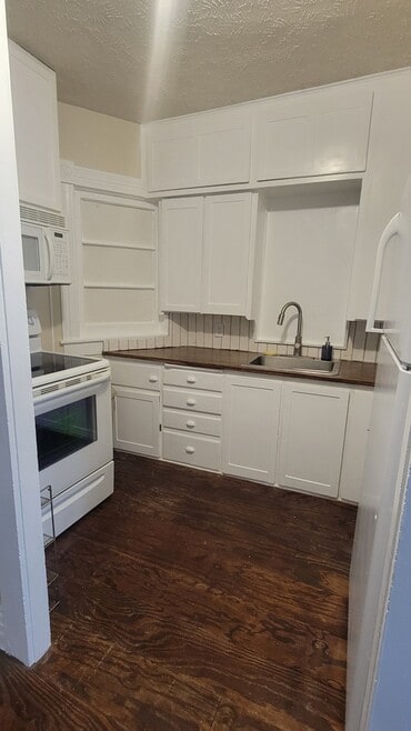 Building Photo - 4829 Calvert St