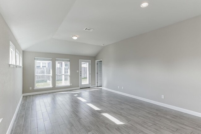 Building Photo - 6044 Urbano Bnd