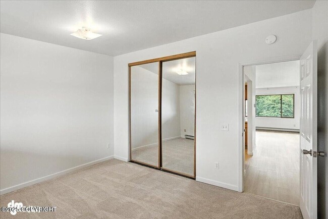 Building Photo - 305 Donna Dr