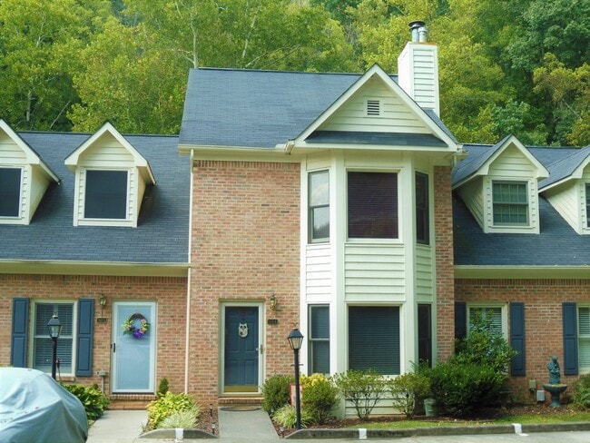 Building Photo - 3 or 4 Bedroom / 3.5 Bath Condo Kingsport, TN 37663