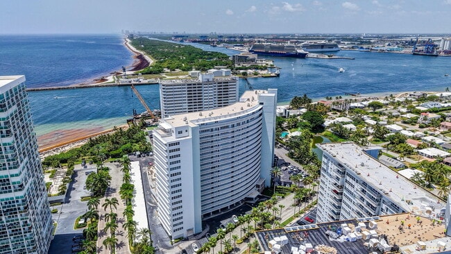 Building Photo - 2000 S Ocean Dr