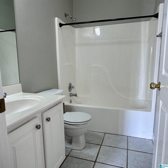 Building Photo - 821 Savannah Ln