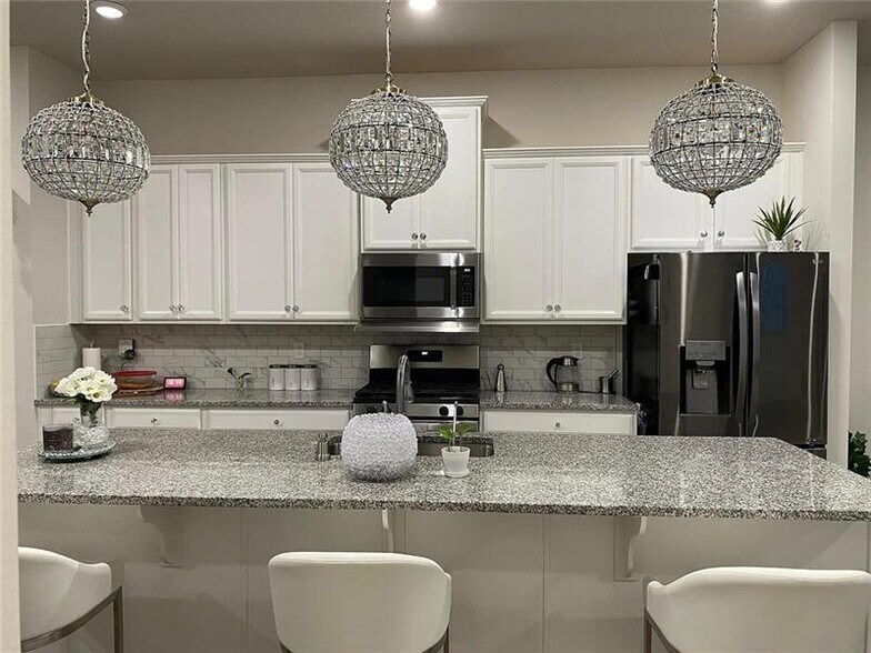 Building Photo - 2008 Hemlock Ln