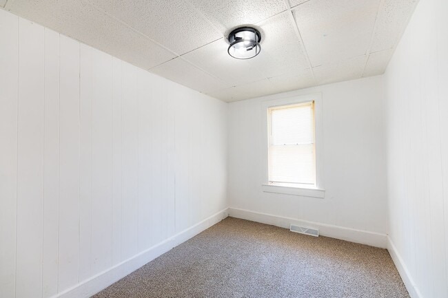 Building Photo - Move-In Ready 4BR Home with Large Backyard