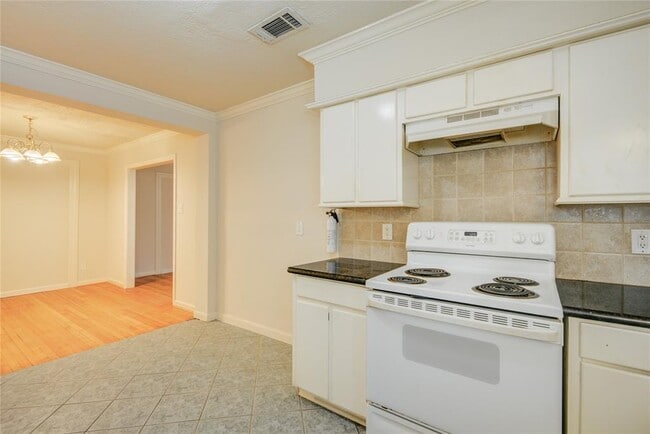 Building Photo - 5902 Hornwood Dr