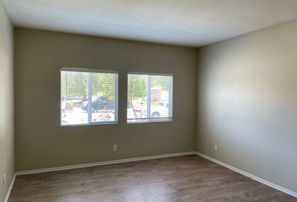 Building Photo - 766 Southside Dr