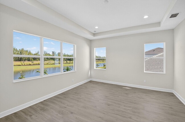 Building Photo - 15120 Wildwood Cir