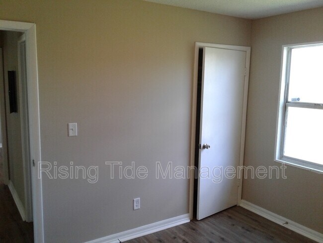 Building Photo - 6109 Shady Ln