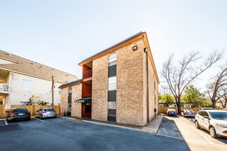 Building Photo - Popolo Village