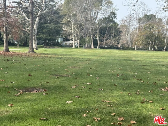 Building Photo - 5259 1/2 Village Green