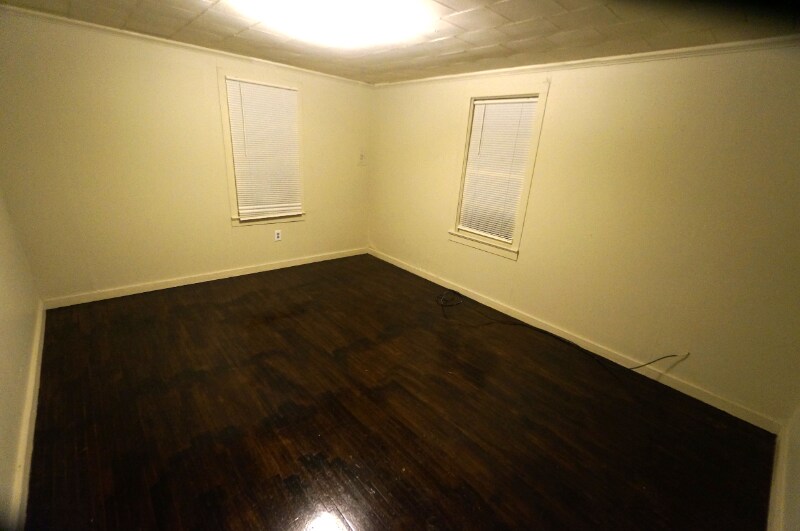 Building Photo - 1610 W Blanchard St