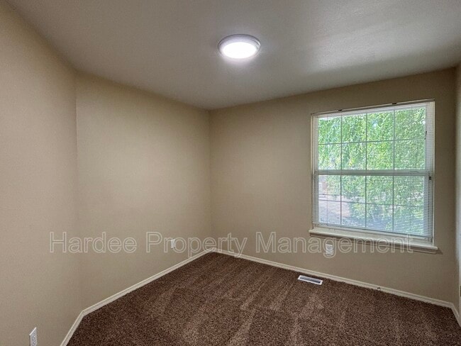Building Photo - 1602 W Highland St