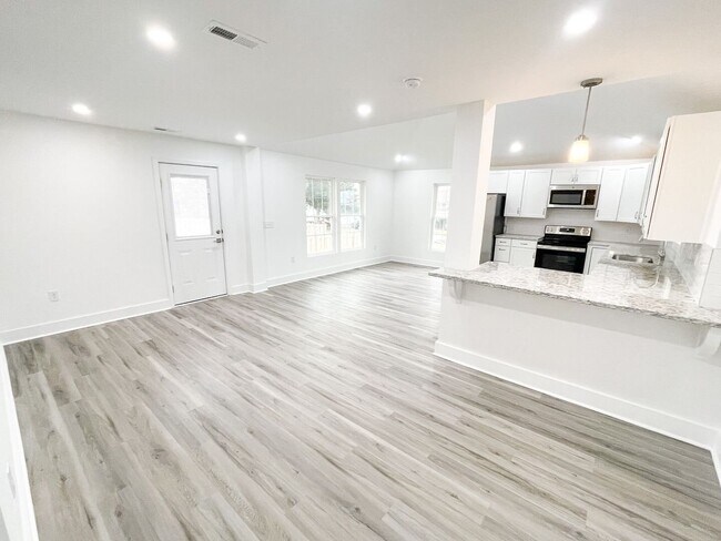 Building Photo - 3 Bed, 2 Bath Home Available in Greer