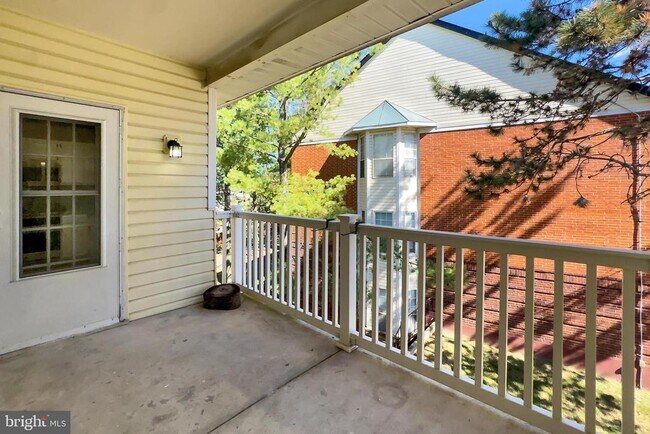 Building Photo - 674 Gateway Dr SE