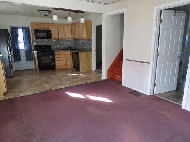 Building Photo - 2002 Cottage Ave