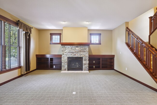 Building Photo - 14272 Grantaire Ln N