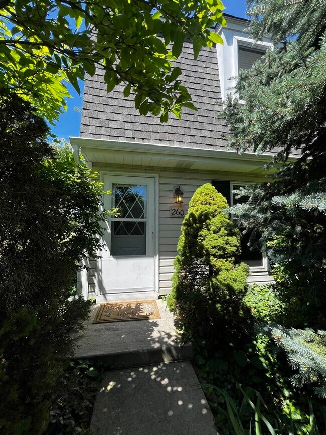 Building Photo - 260 Rodenburg Rd