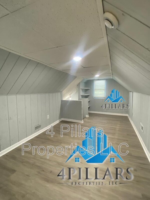 Building Photo - 5007 Magoun Ave