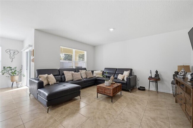 Building Photo - 599 Tortugas St