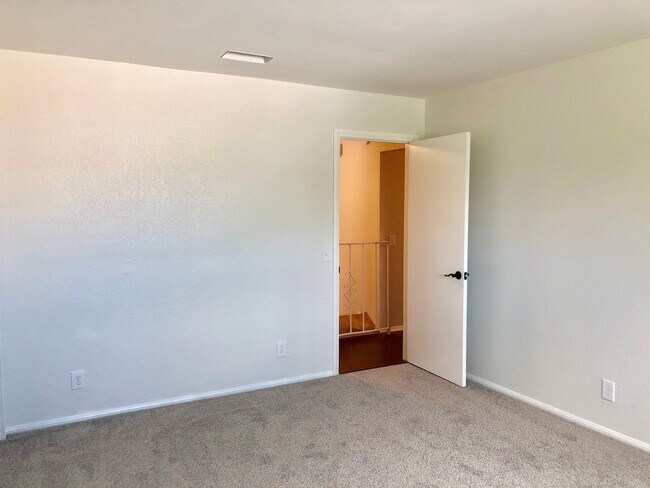 Building Photo - 31440 Club Vista Ln