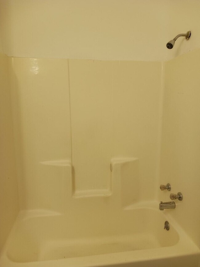 Building Photo - Huge 3 bed unit in North Charleston!