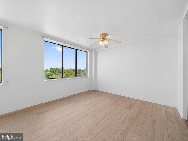 Building Photo - 6621 Wakefield Dr