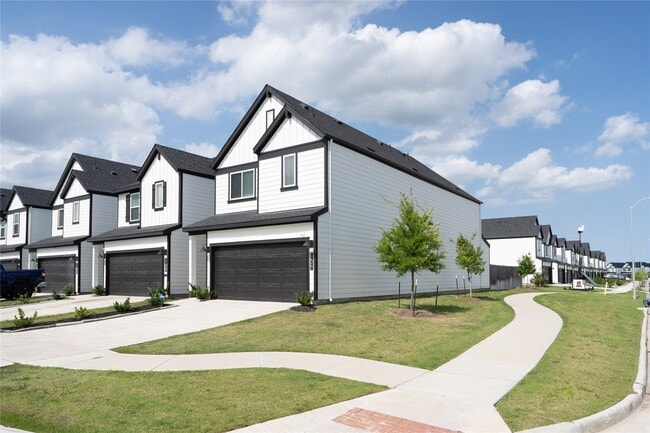 Building Photo - 12327 Brandenburg Gate Rd