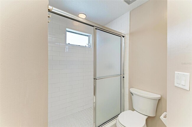 Building Photo - 6618 Pineview Terrace