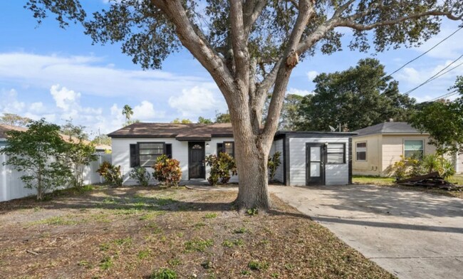 Building Photo - 1791 Sylvan Dr