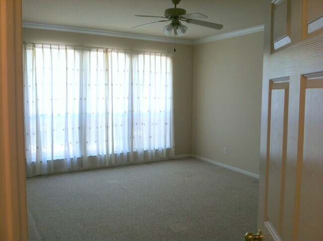 Master bedroom - 6206 Salcon Cliff Dr