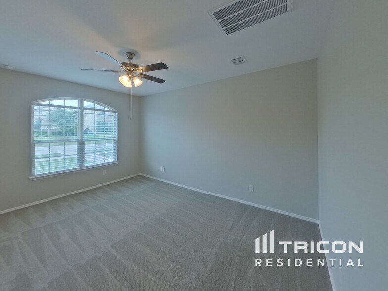 Building Photo - 5832 Dew Plant Way
