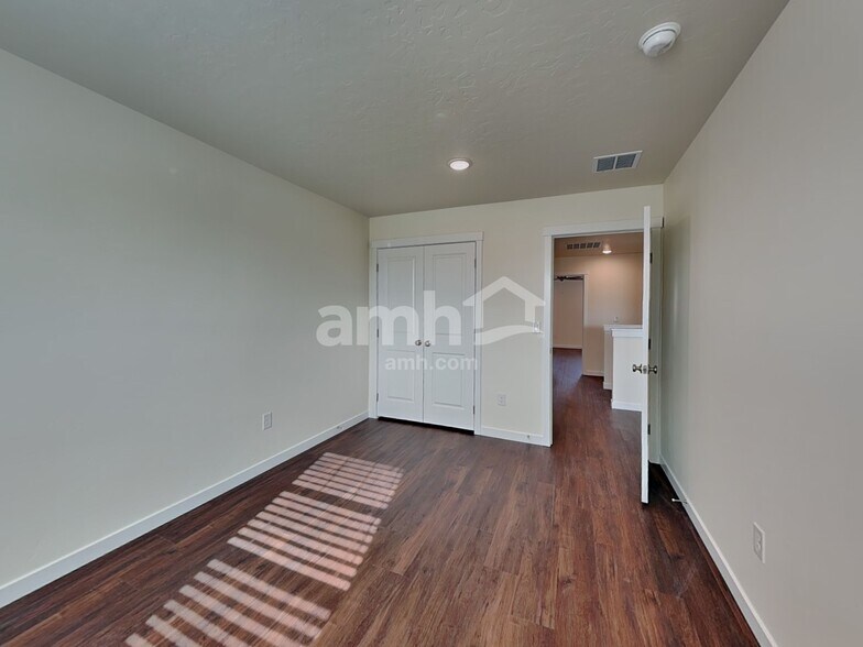 Building Photo - 9470 W Bowie Ct