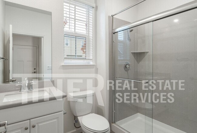 Building Photo - 1580 Parkside Way