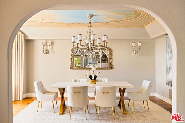 Building Photo - 1047 E Pomello Dr