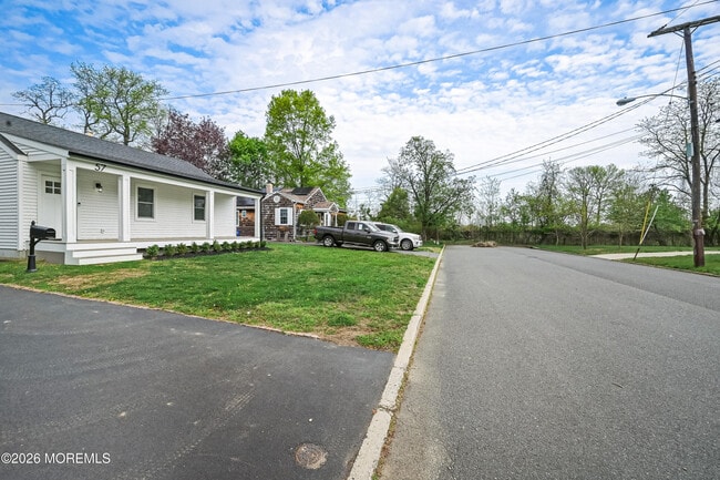 Building Photo - 57 Villa Pl