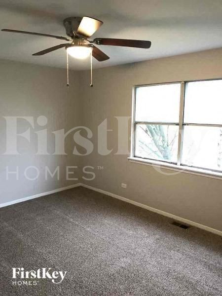 Building Photo - 990 Chelsea Ln