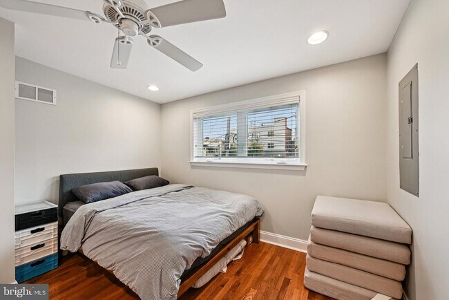 Building Photo - 503 S Bouldin St