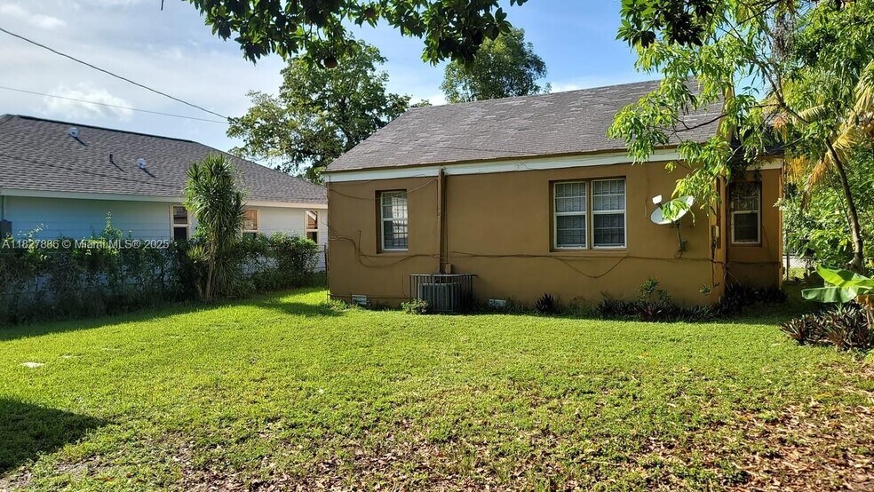 Building Photo - 1042 NW 49th St