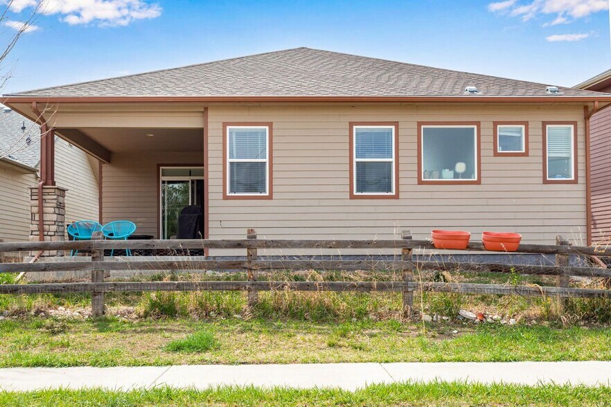 Building Photo - 2068 Cutting Horse Dr