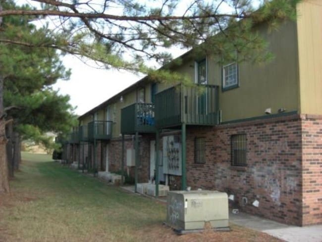 Building Photo - The Cove Apartments