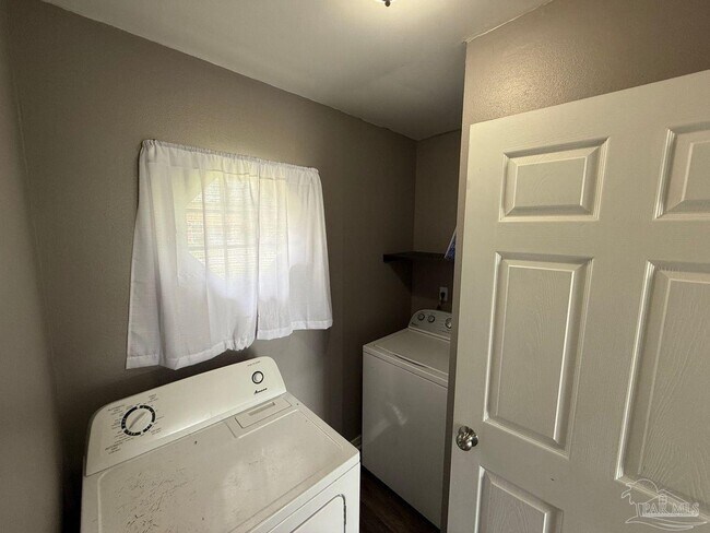 Building Photo - 2111 Coral Creek Dr