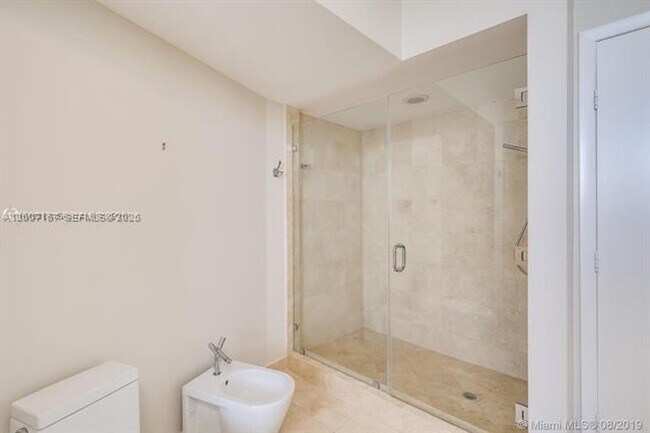 Building Photo - 17201 Collins Ave